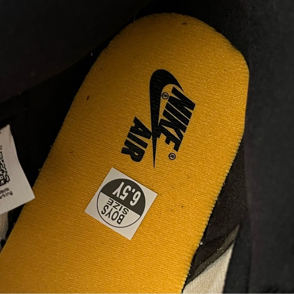 Nike Air Jordan 1 Retro High OG ‘Taxi’ GS Size 6.5Y 575441-711 - Picture 9 of 13